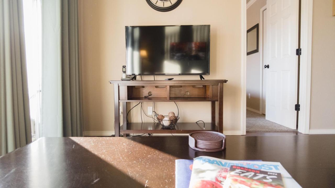 2Br Walk-In - Central Location - Free Tickets Included - Fc41-17 브랜슨 외부 사진